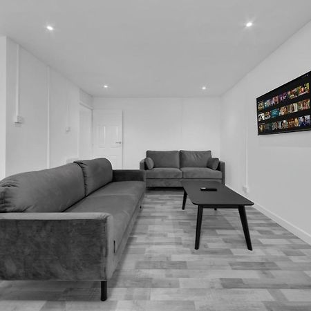 Suites By Rehoboth - Overcomers- Deptford لندن المظهر الخارجي الصورة